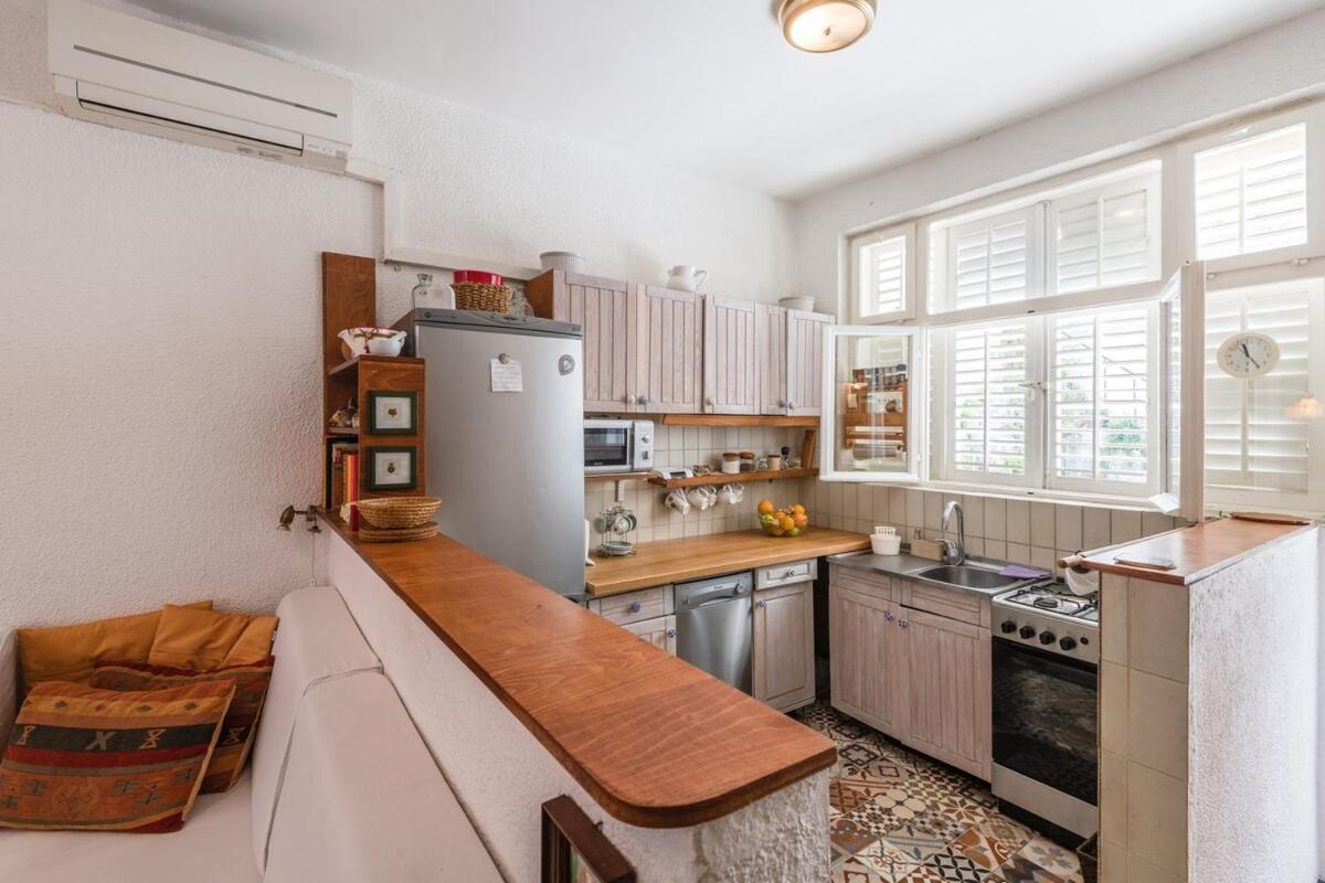 Nina Apartment